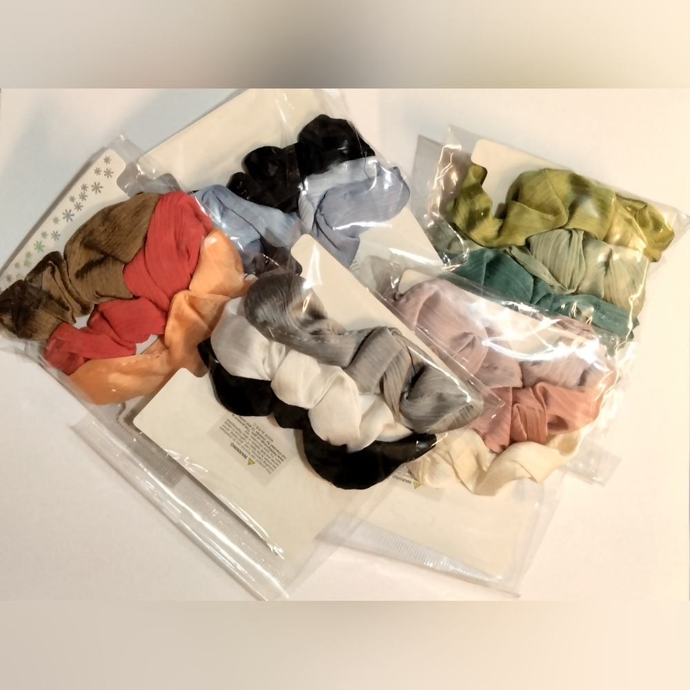 Random Color Matte 3 Piece Scrunchie Set